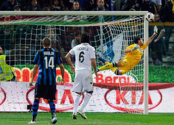  国米门神多次扑救零封对手  