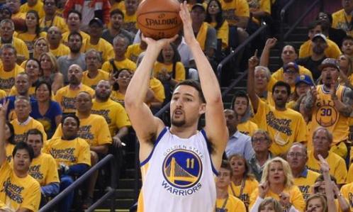  库里单场13三分刷新联盟纪录  